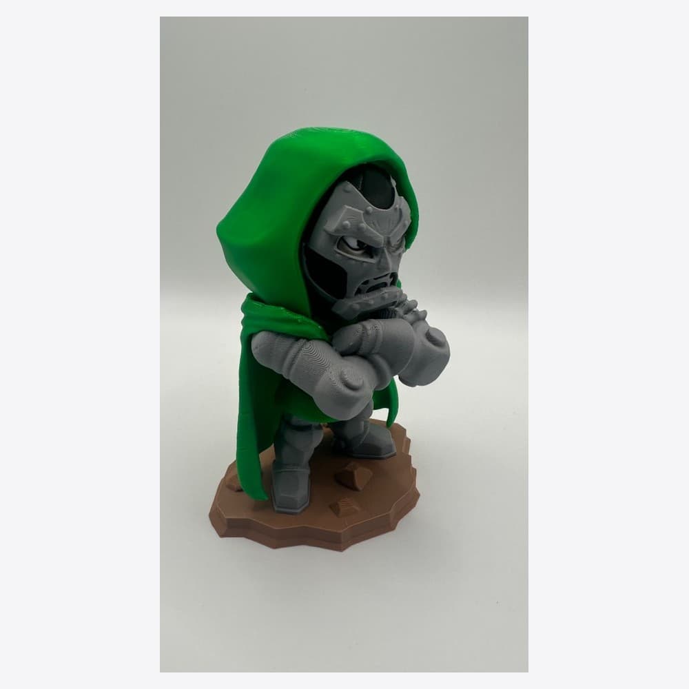 Doctor Doom Chibi — 3/4 studio